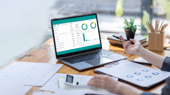 Brio-Analytics-in-screen-FR